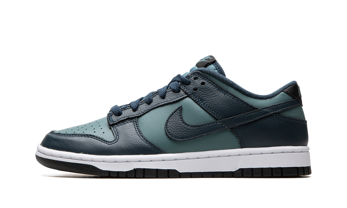 Dunk Low PRM "Armory Navy" DR9705 300